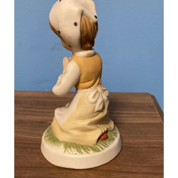 Ceramic statue Girl Kneeling to Praying. Vintage Mexico 5.5” Tall - Picture 4 of 6